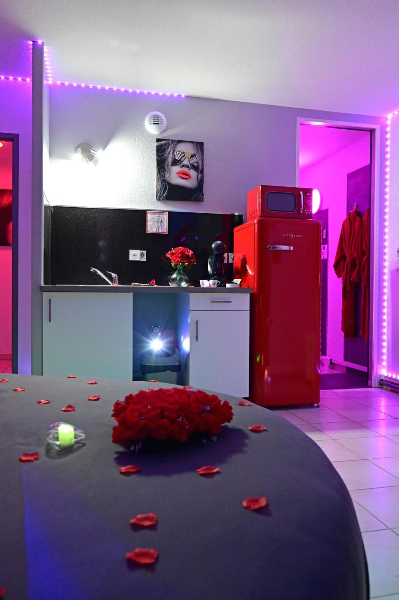 Love Room A Deux Pas De L'Ocean Avec Hammam, Sauna Et Bain A 2 :-) Biscarrosse Exterior foto